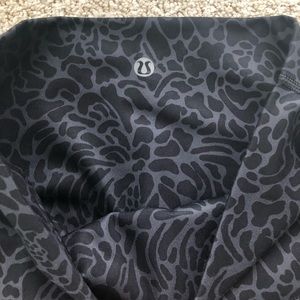 Lululemon Grey and Black floral Wunderunder Pant